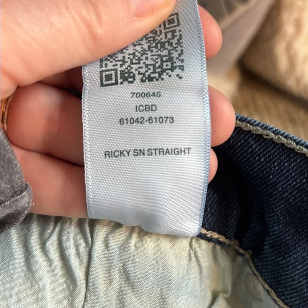 TRUE RELIGION RICKY SN STRAIGHT jeans. Relaxed fit. Size 31.